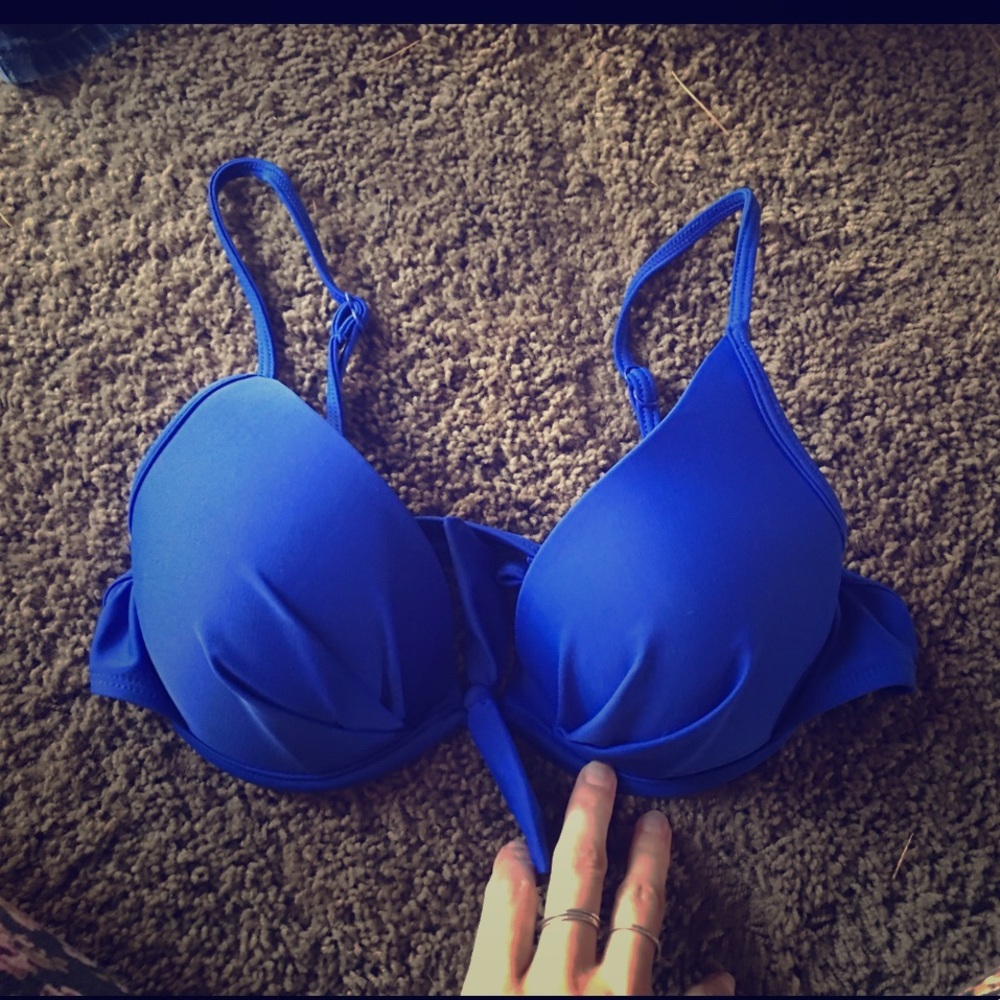 Body Glove bikini top *DONATING SOON**